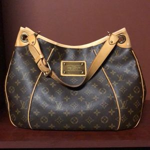 Louis Vuitton Galliera PM Shoulder Bag!